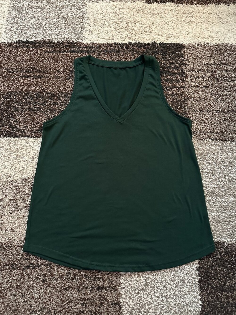 SMILE FISH (L) Hunter Green Tank Top V-Neck Loose Flowy Deep Emerald Sleeveless
